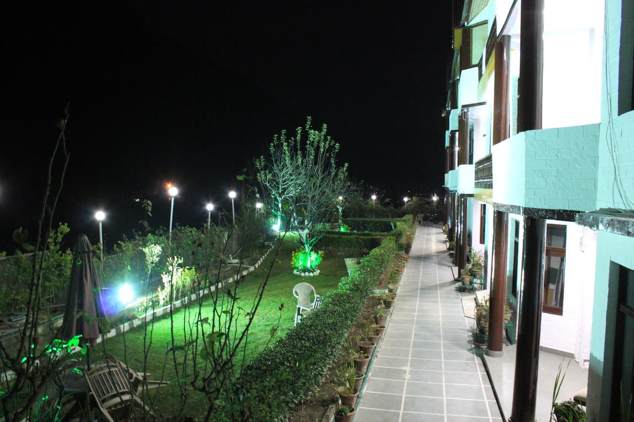 Hotel Paradise Chateau - Manali (Himachal Pradesh) — Photos 3